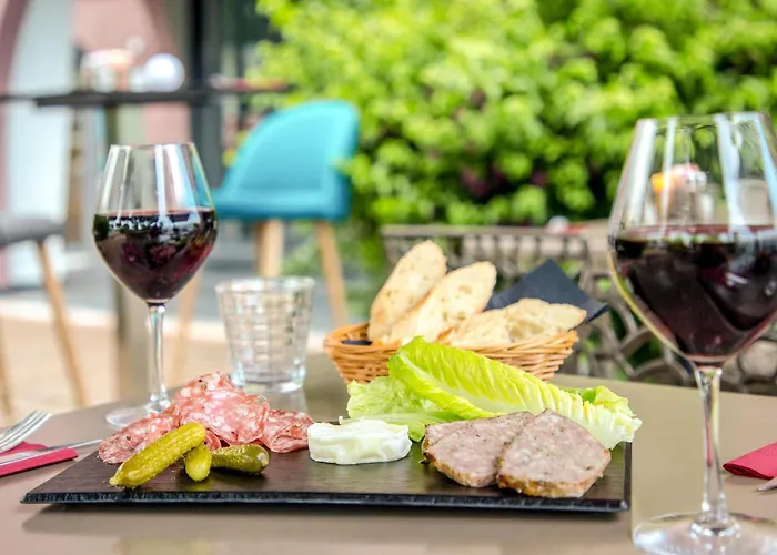 Hotel Ibis Styles St Raphael 3*