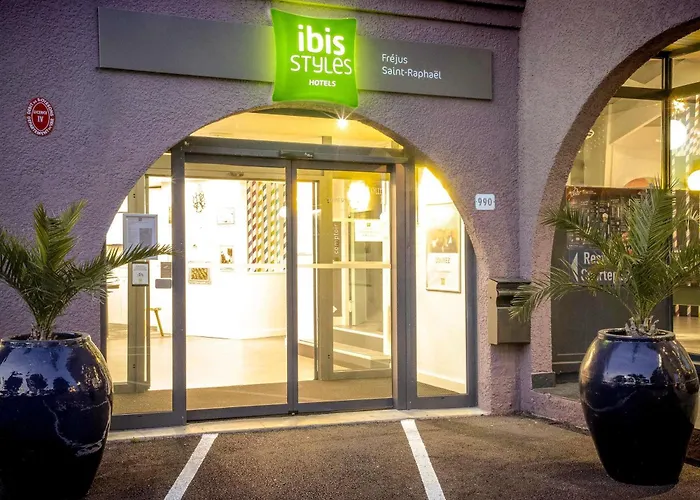 Hotel Ibis Styles St Raphael 3*
